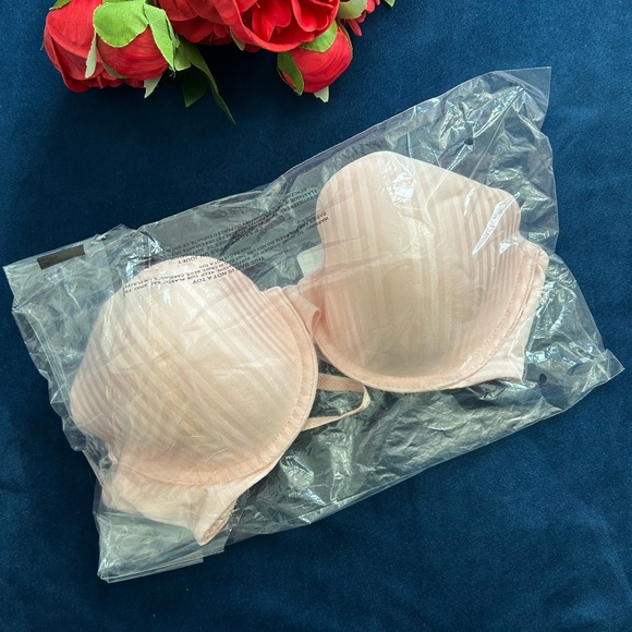 Victoria’s Secret The T shirt lightly lined full coverage bra - Picture 6 of 9